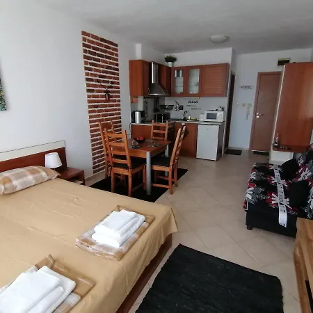 Apolon 2 Apartmán *
